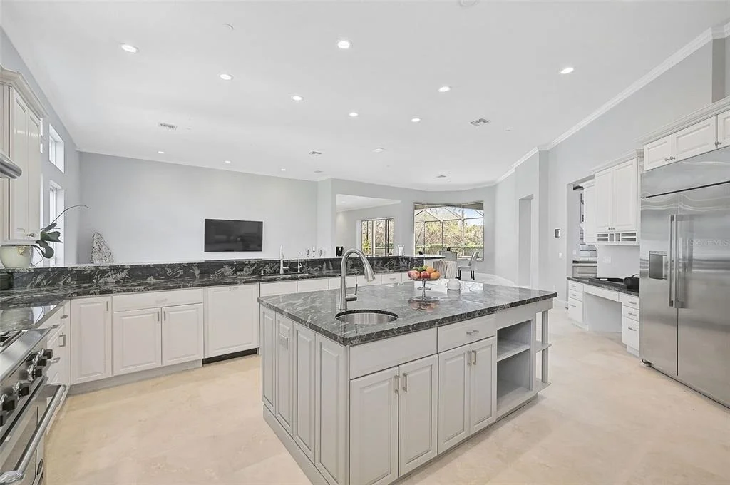 Photo of 854 MACEWEN DRIVE