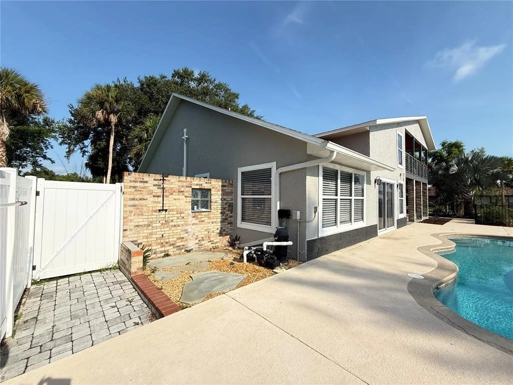 Photo of 1 HARRIS CIRCLE