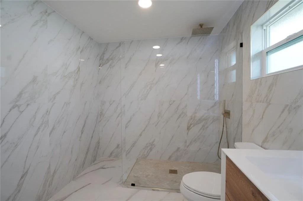 Photo of 1461 ROYAL ROAD