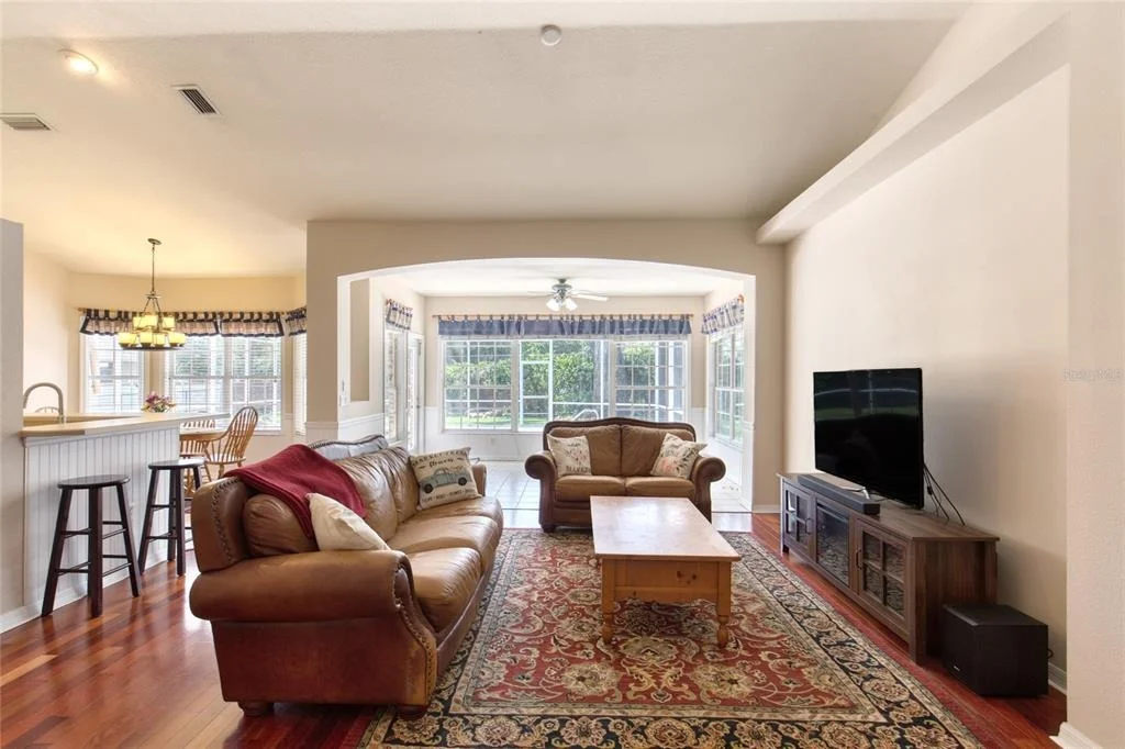 Photo of 5 WATERCLIFF LANE