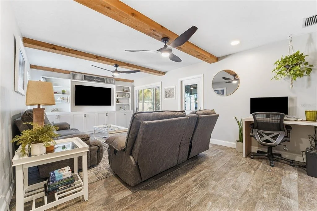Photo of 3595 FLORAL DRIVE