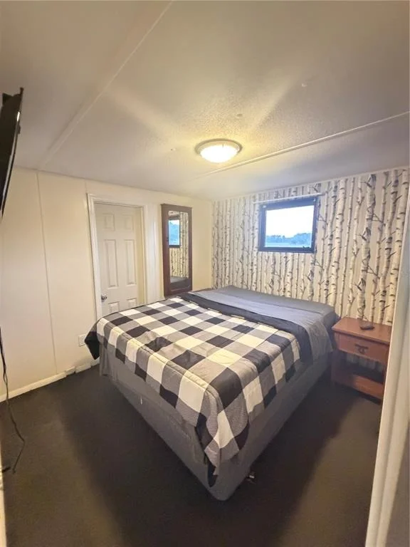 Photo of 41 EAGLE POINT N