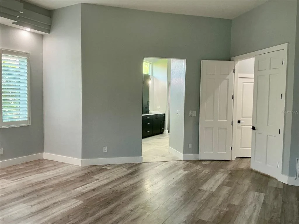 Photo of 126 OLD OAK CIRCLE