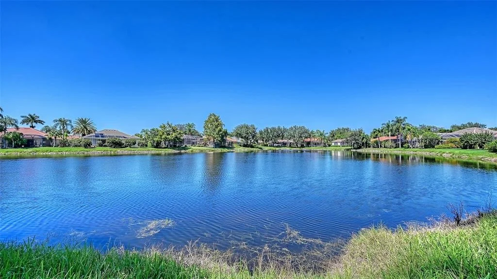 Photo of 335 PARK TRACE BOULEVARD
