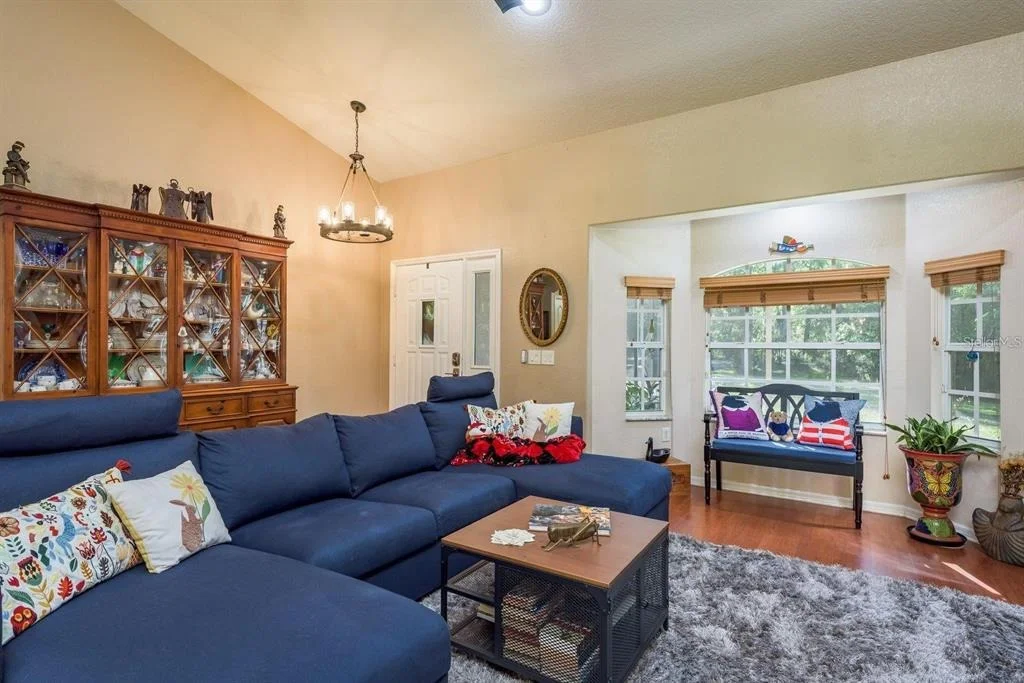 Photo of 7182 GRIFFIN ROAD