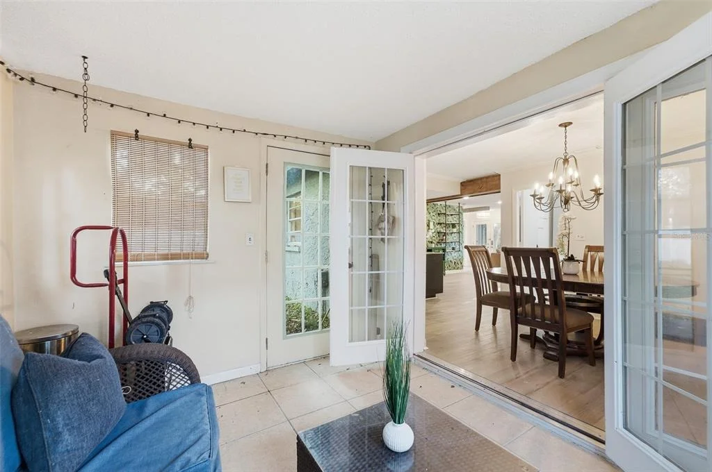 Photo of 9627 HIDDEN OAKS CIRCLE