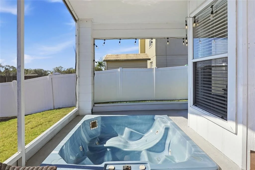 Photo of 412 EMERALD COVE LOOP