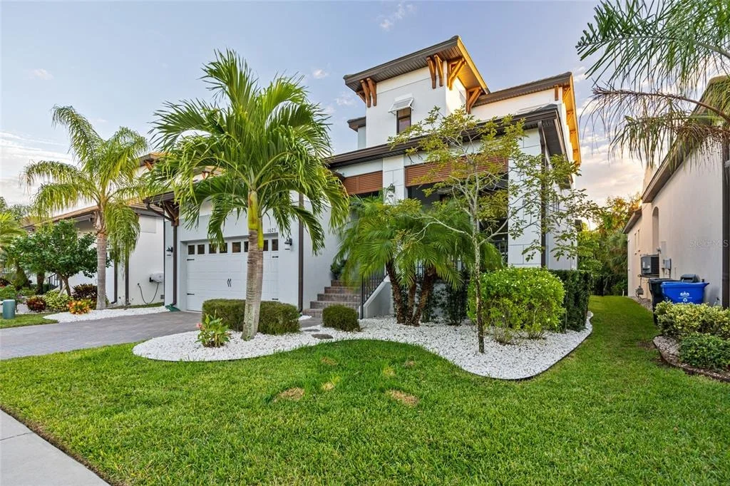 Photo of 1025 SEAGRAPE DRIVE