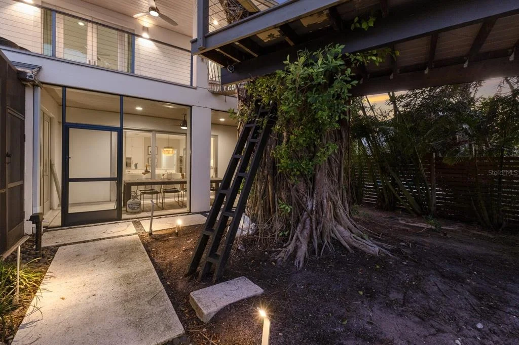 Photo of 238 ISLAND CIRCLE