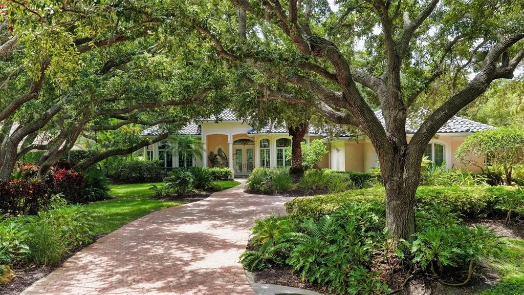 Photo of 402 MACEWEN DRIVE