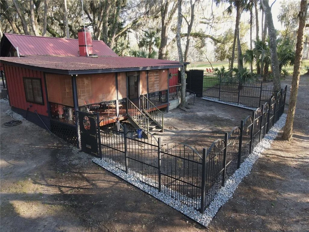 Photo of 1302 SE WACAHOOTA ROAD