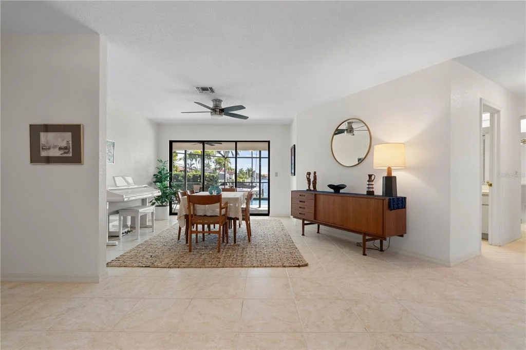 Photo of 308 COLONY POINT DRIVE