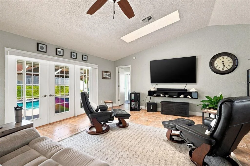 Photo of 10381 FLAG ROAD