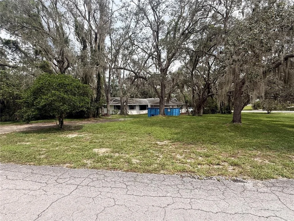 Photo of 18618 ANGLEWOOD DRIVE