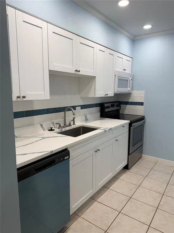 Photo of Unit D at 179 MEDALLION BOULEVARD