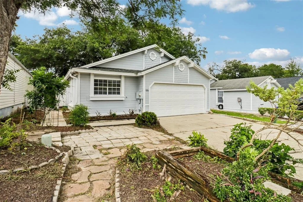 Photo of 106 LAMPLIGHTER DRIVE