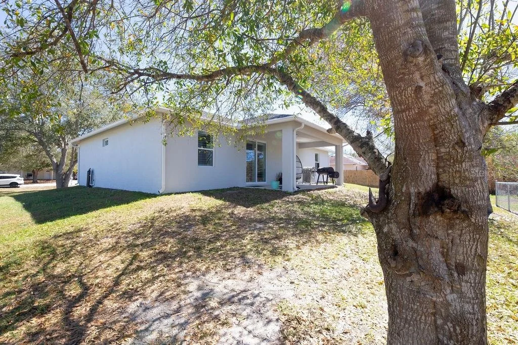 Photo of 3573 NW 18TH AVENUE