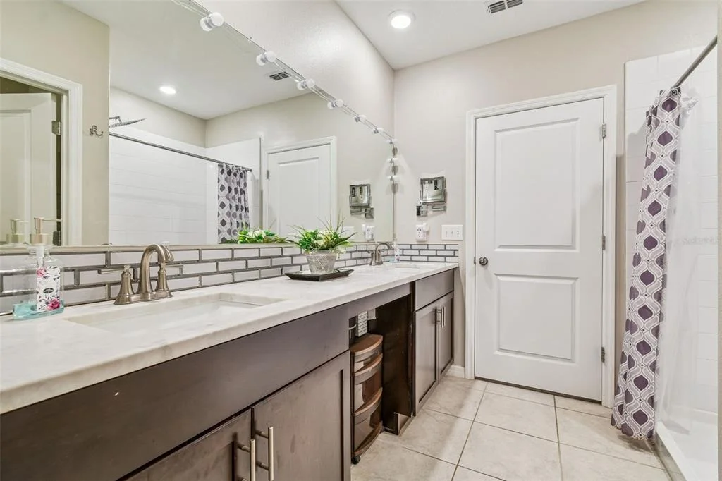 Photo of 984 OLIVE CONCH STREET