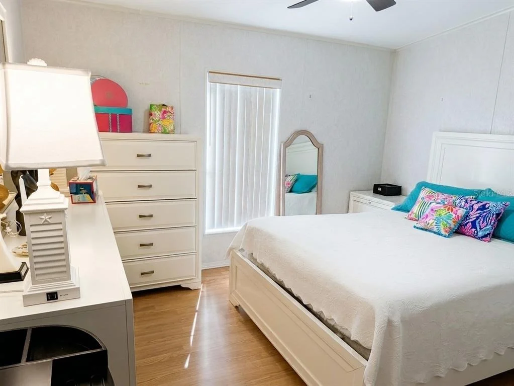 Photo of 34709 LAKE DRIVE N
