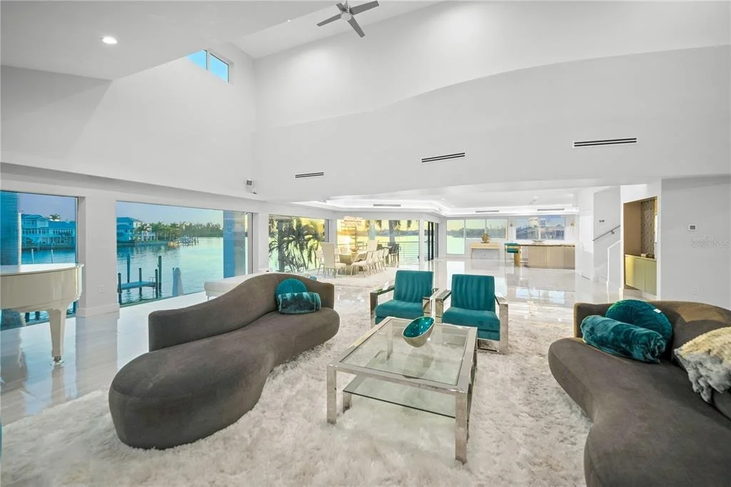 Photo of 1400 SIESTA DRIVE