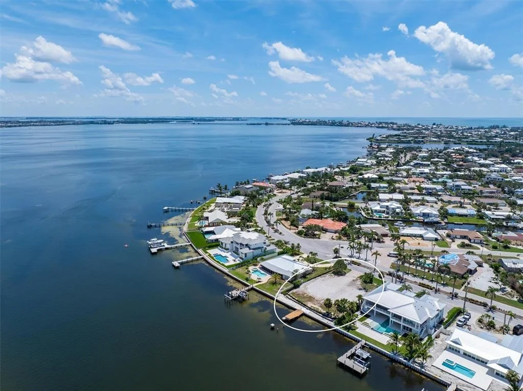 Photo of 659 KEY ROYALE DRIVE