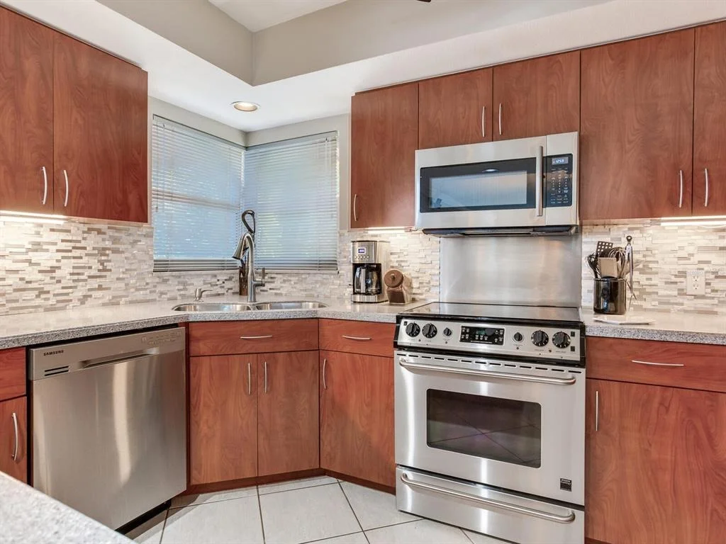 Photo of Unit B at 210 DOLPHIN POINT