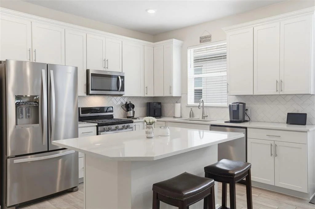 Photo of 13640 SPLASHING ISLA DRIVE