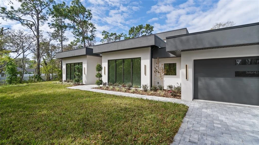 Photo of 1447 BIRD ROAD