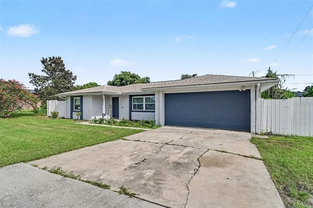 Photo of 1643 PENDLETON STREET