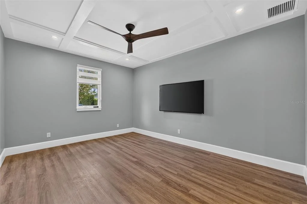 Photo of 720 PANSY AVENUE