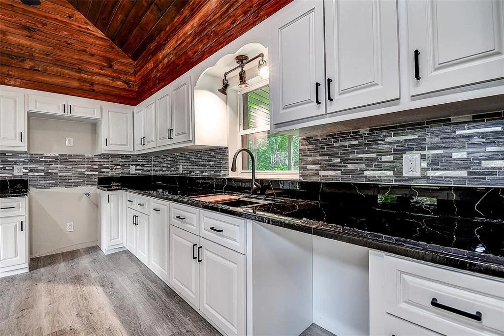 Photo of 11700 VALLEY ROAD
