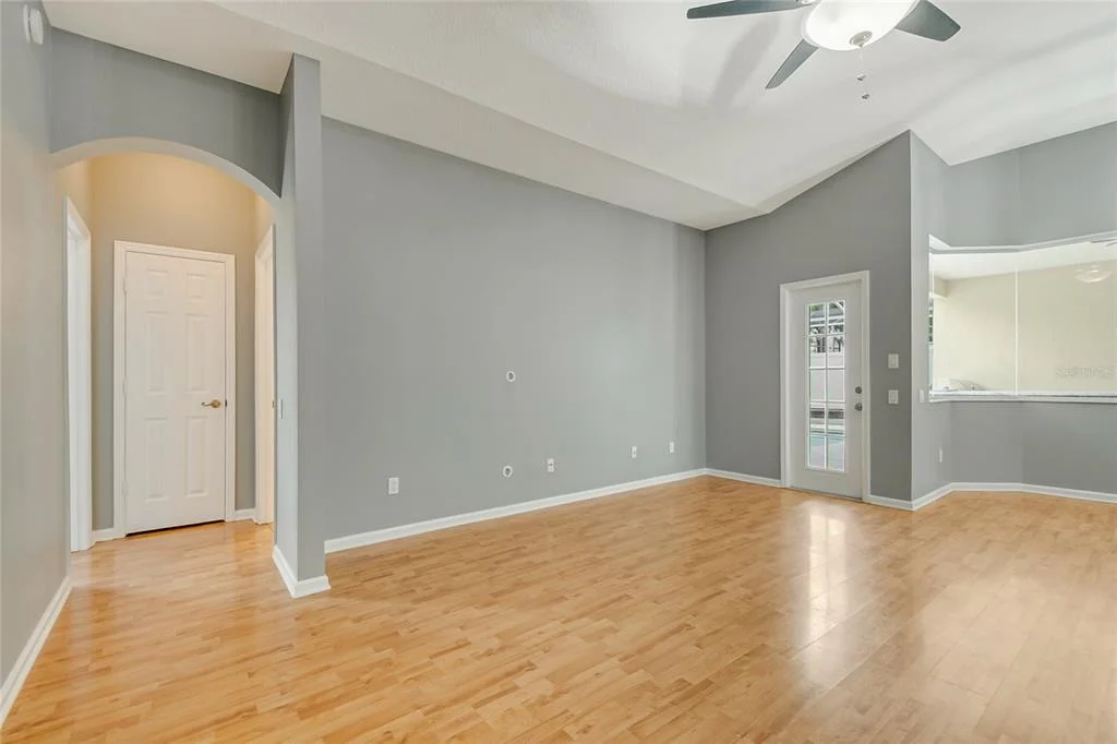 Photo of 116 OAK GROVE CIRCLE