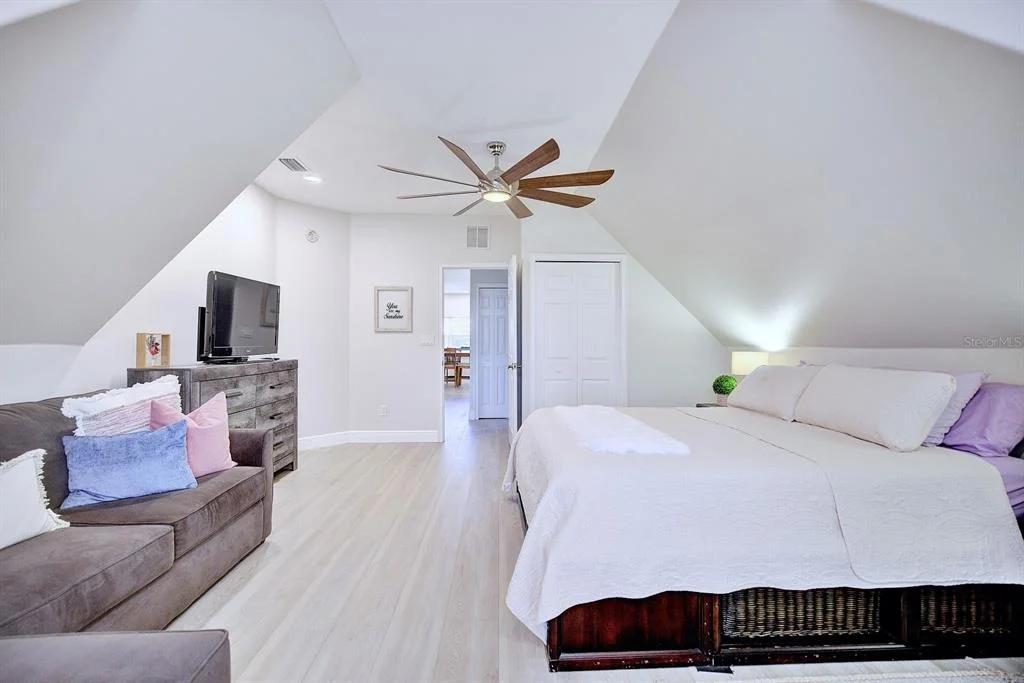 Photo of 492 SUNSET POINTE DRIVE