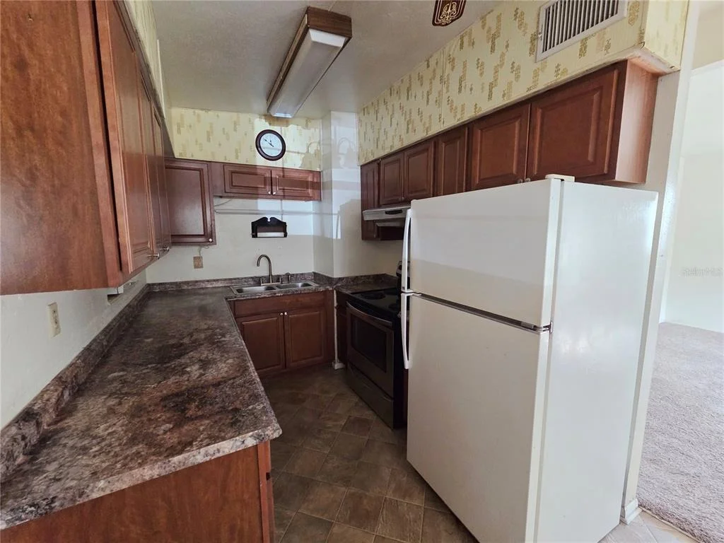 Photo of 640 FORREST DR