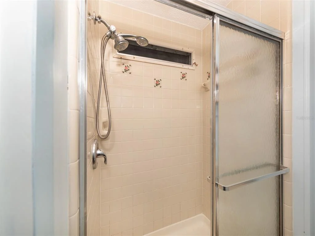 Photo of 628 LA JOLLA CIRCLE