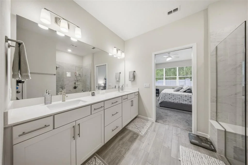 Photo of 13640 SPLASHING ISLA DRIVE