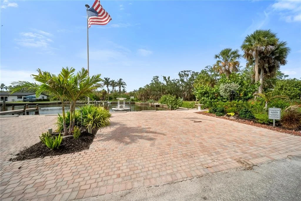 Photo of 626 BUTTONWOOD DRIVE