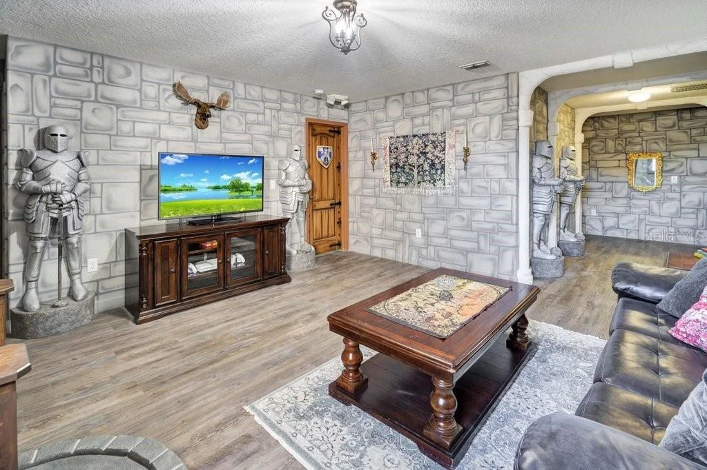 Photo of 1430 THUNDERBIRD ROAD