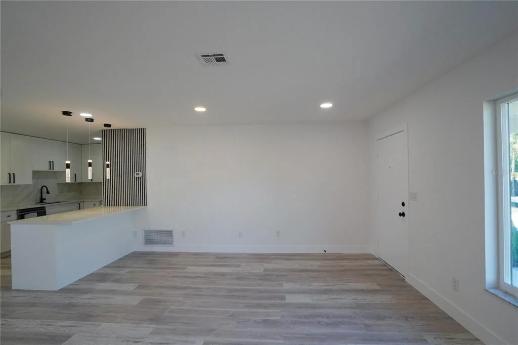 Photo of 1461 ROYAL ROAD