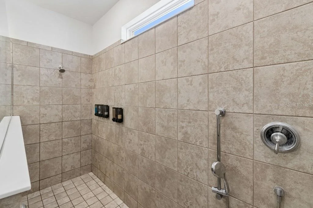 Photo of 1101 LONE PALM WAY