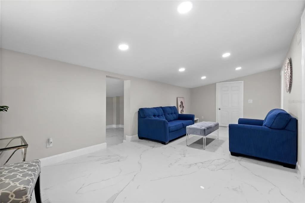 Photo of 1375 LAKE DRIVE