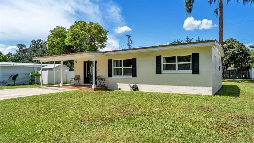 Photo of 680 SUNSET DRIVE