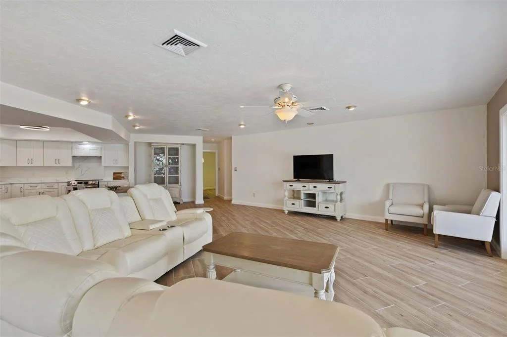 Photo of 290 BAYSIDE DRIVE