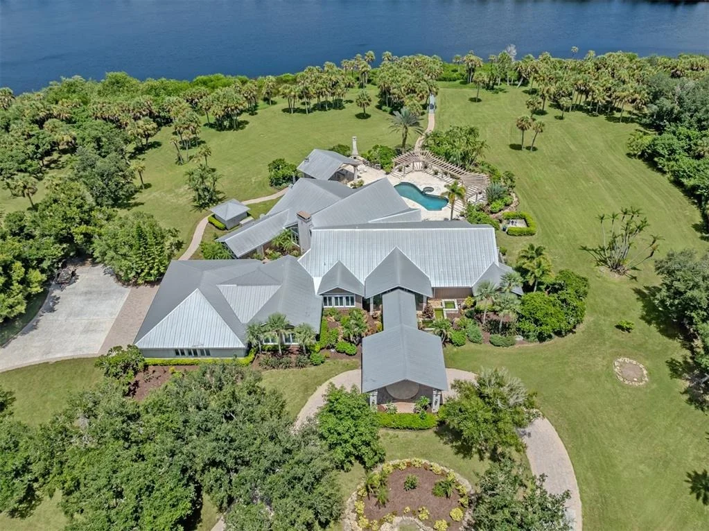 Photo of 630 N RIVER ROAD