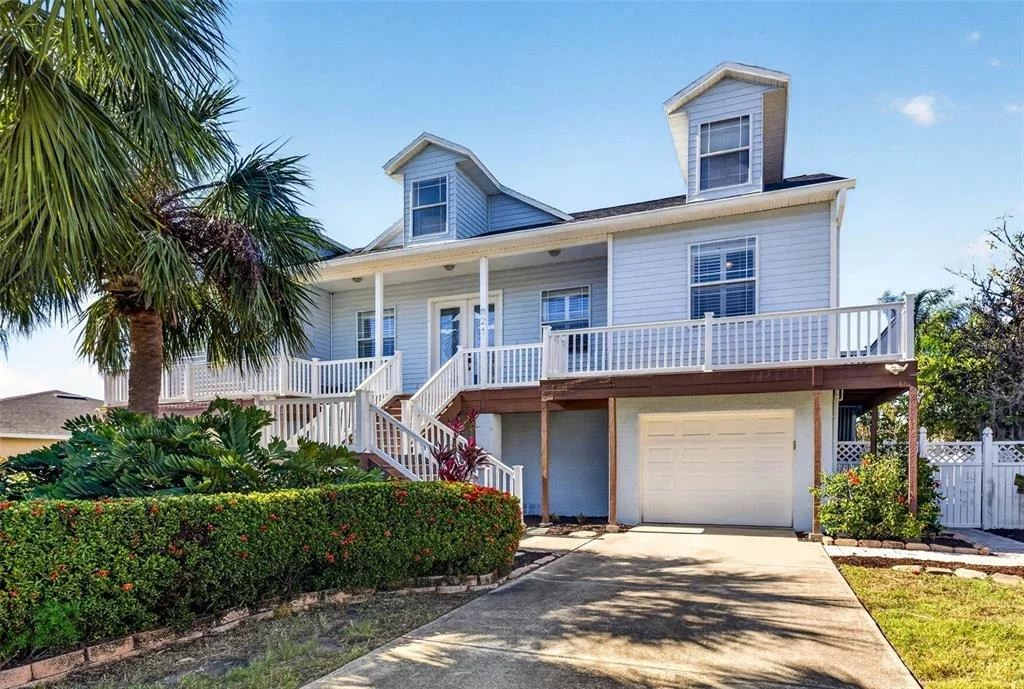 Photo of 821 BLUE HERON BOULEVARD