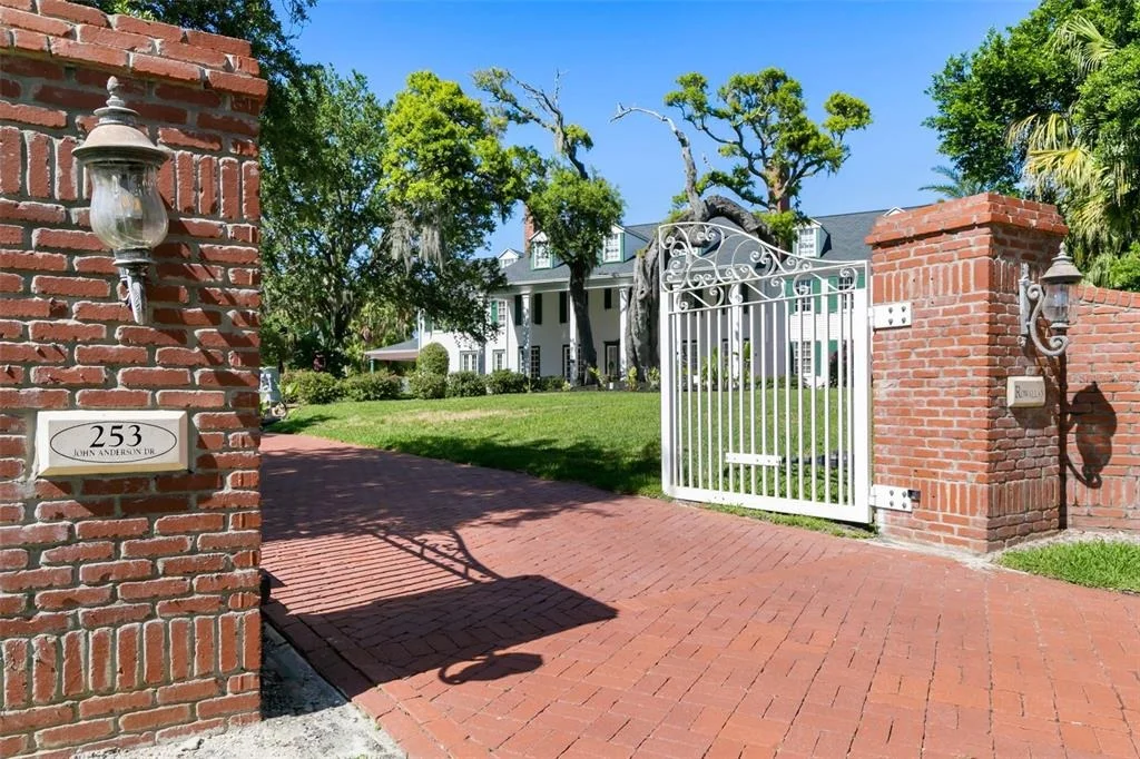 Photo of 253 JOHN ANDERSON DRIVE