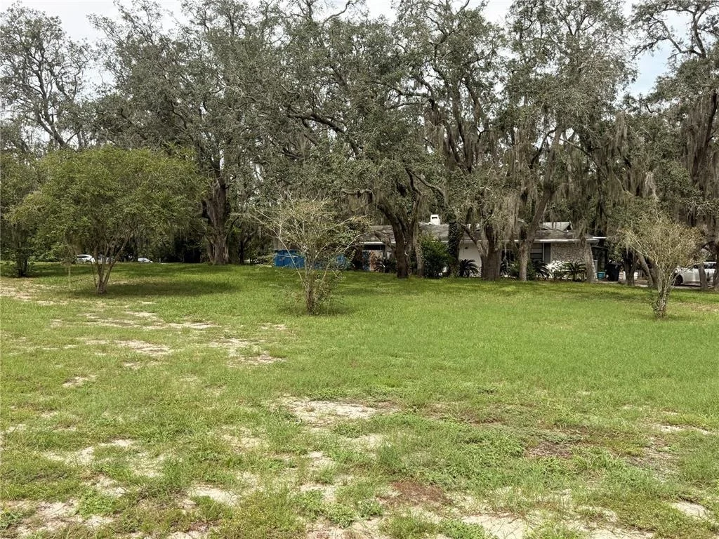 Photo of 18618 ANGLEWOOD DRIVE
