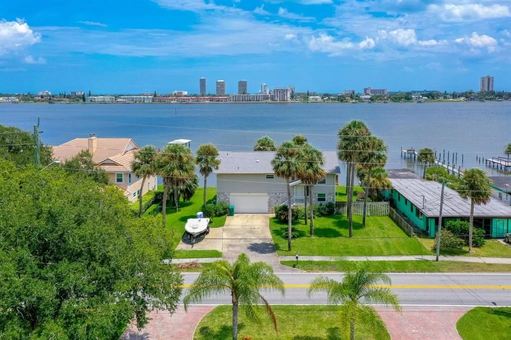 Photo of 1633 RIVERSIDE DRIVE