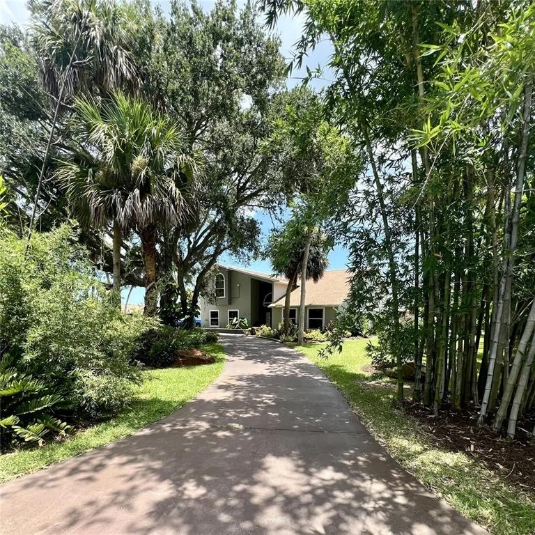 Photo of 1 HARRIS CIRCLE