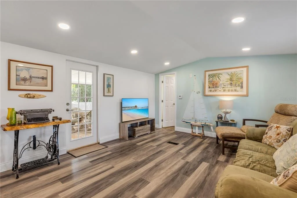 Photo of 169 WEST LOOP
